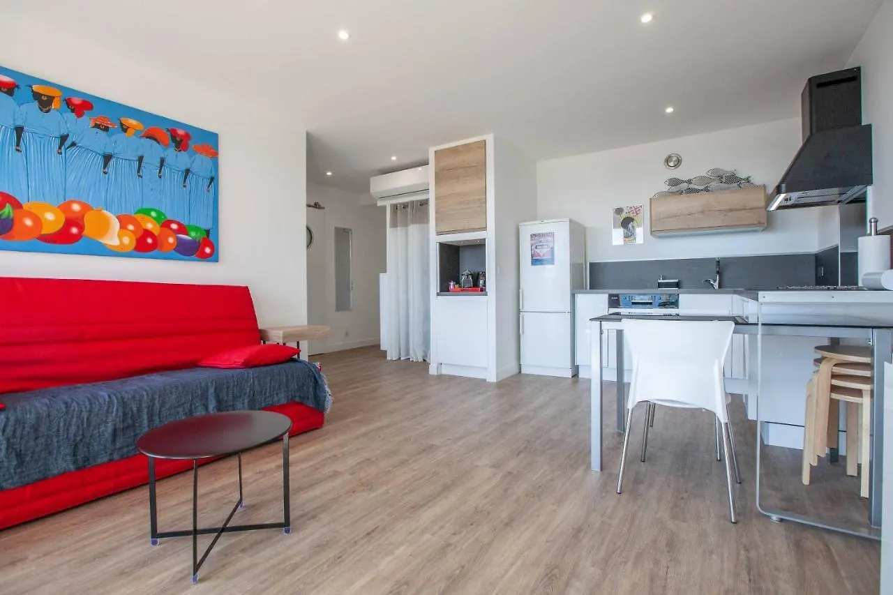 Très beau T2 climatisé refait à neuf, vue mer panoramique exceptionnelle à 120m à pied de la plage La Ciotat 0*,  France